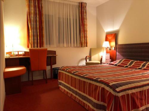 Artemis Hotel