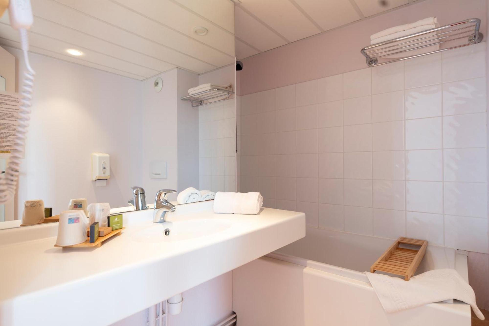 Artemis Hotel 3*